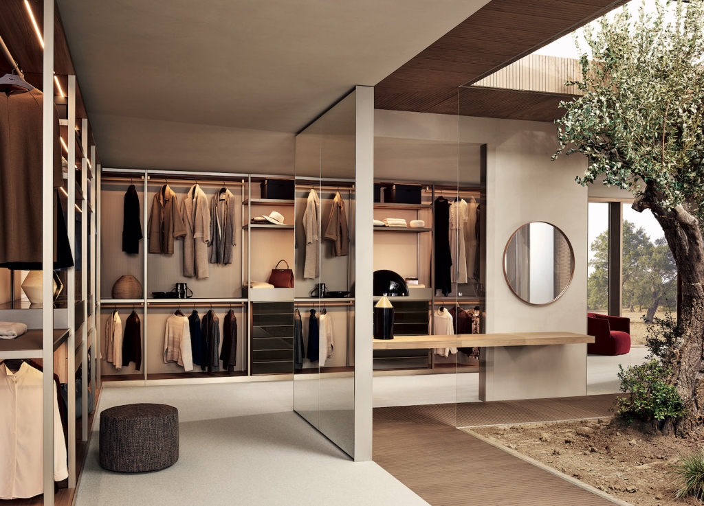 Memanfaatkan Space Ruang Sebagai Wardrobe Fungsional