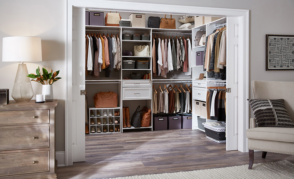 Mungil Tapi Mewah, Inspirasi Desain Walk In Closet Mini Ini Wajib Dicoba