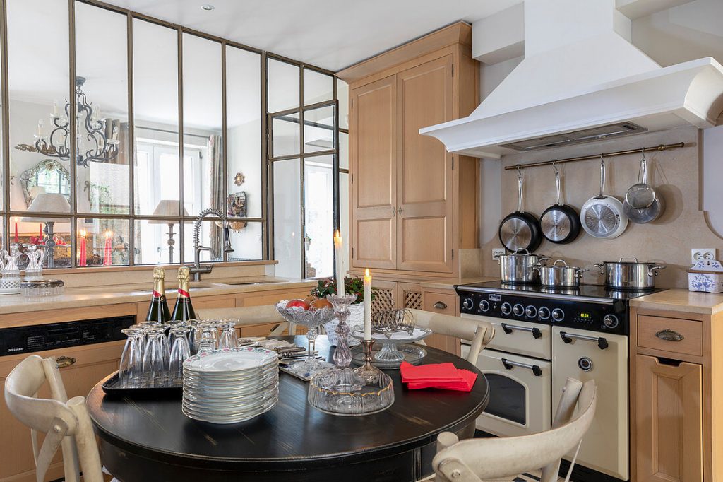 Perhatikan Hal Berikut untuk Percantik Dapur Anda dengan Kitchen Set Elegan